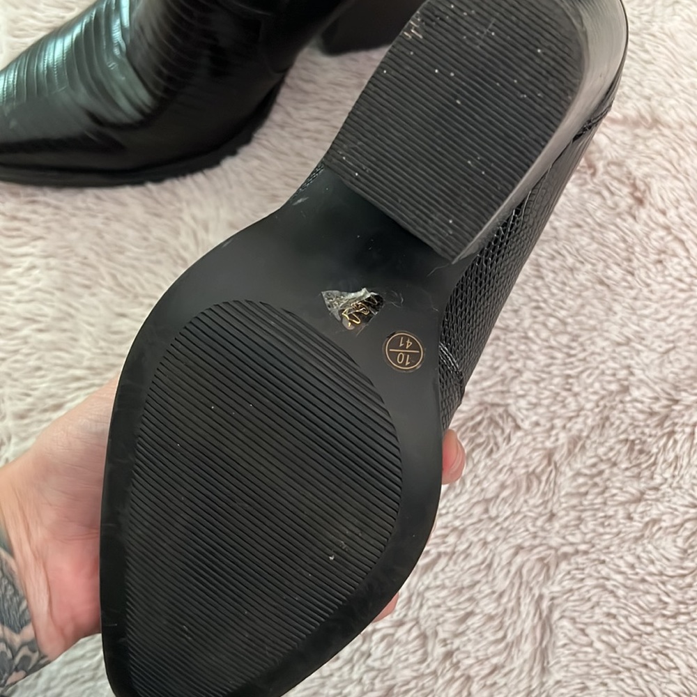 Chinese Laundry Black Heeled Boots - Picture 2 of 3